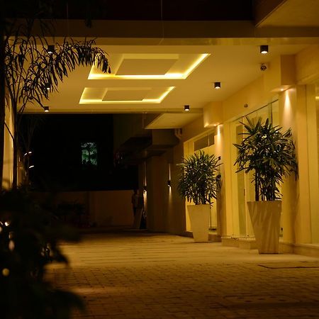 Hotel Blu Iris Chennai Exterior foto