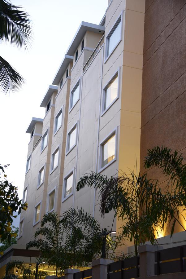 Hotel Blu Iris Chennai Exterior foto