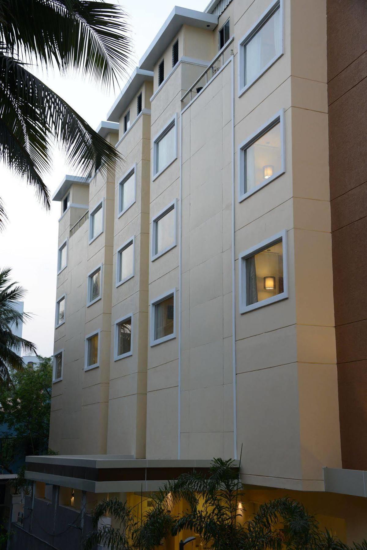 Hotel Blu Iris Chennai Exterior foto